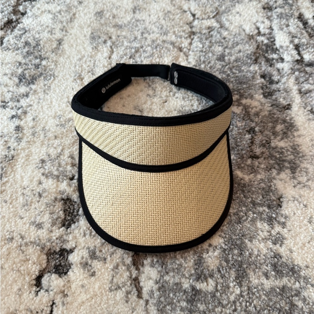 Lululemon Beige and Black Visor
